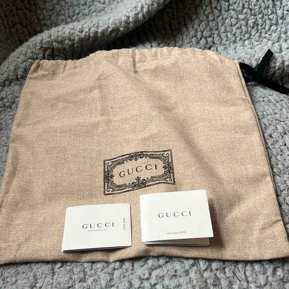 Gucci Marmont Wallet on Chain - Picture 10 of 13